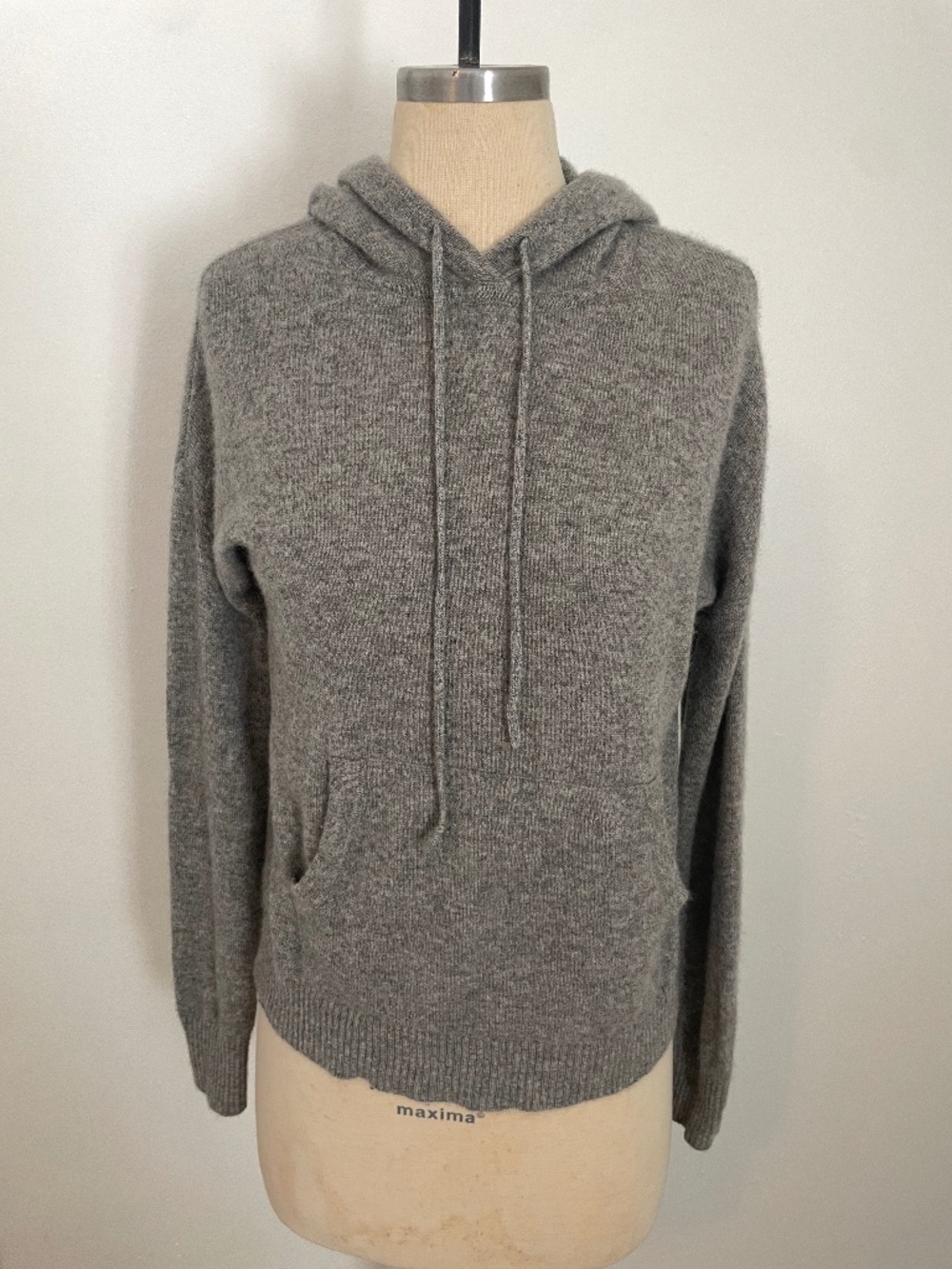 Amicale 100% Cashmere Gray Hoodie Sweater, Knit Sweatshirt, Women's Small